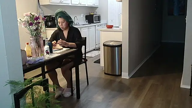 SHEILYN  online show from 10.16.25