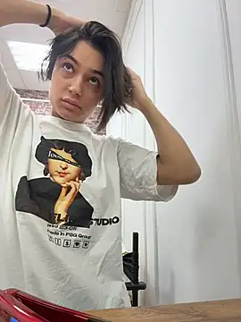 VioletAsh online show from 11.12.25