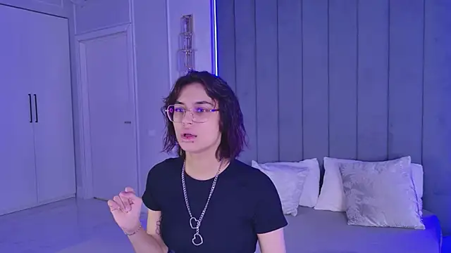 VioletAsh online show from 06.11.26