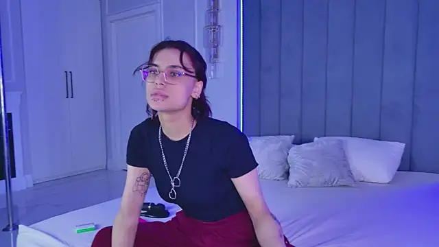 VioletAsh online show from 06.15.26