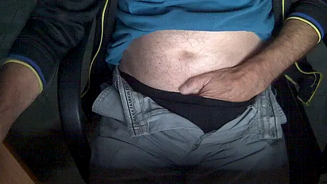 Snapshot of velikifant7 chatting on 11.18.25 velikifant7 online show from 11.18.25