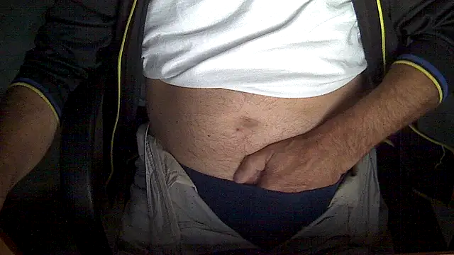 Snapshot of velikifant7 chatting on 11.24.25 velikifant7 online show from 11.24.25