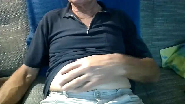 Snapshot of velikifant7 chatting on 11.25.25 velikifant7 online show from 11.25.25