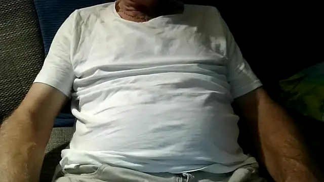 Snapshot of velikifant7 chatting on 11.29.25 velikifant7 online show from 11.29.25