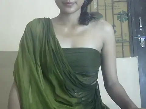 Snapshot of Nura7 chatting on 04.28.26 Nura7 online show from 04.28.26