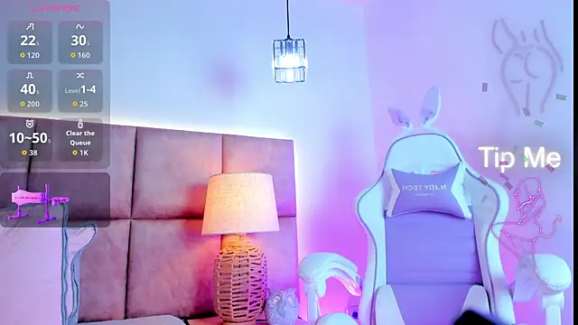 Snapshot of KatheMiler chatting on 09.10.25 KatheMiler online show from 09.10.25