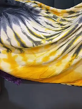 Snapshot of ewatyu chatting on 10.30.25 ewatyu online show from 10.30.25