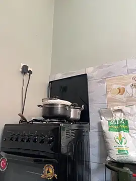 Snapshot of ewatyu chatting on 12.05.25 ewatyu online show from 12.05.25