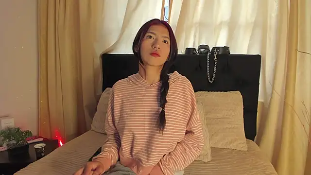 Snapshot of Tiffany_Nm chatting on 09.18.25 Tiffany Nm online show from 09.18.25