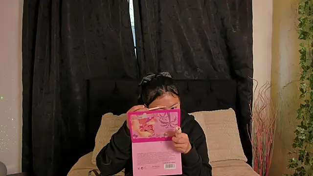 Tiffany Nm online show from 11.17.25