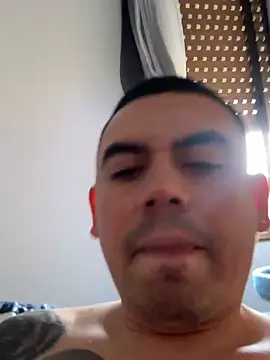 Snapshot of davidxxx099 chatting on 03.25.26 davidxxx099 online show from 03.25.26