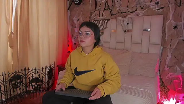 Jade Nmm online show from 10.21.25