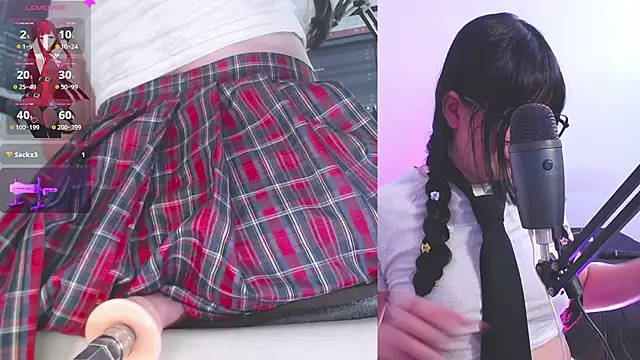 Snapshot of Natsuki_69 chatting on 11.24.25 Natsuki 69 online show from 11.24.25