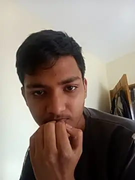 Snapshot of WrinkledTriops chatting on 04.04.26 WrinkledTriops online show from 04.04.26