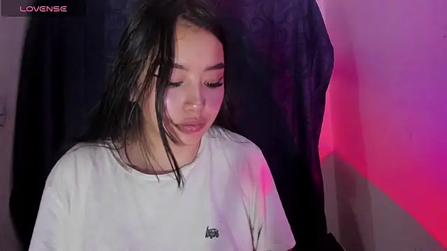 Snapshot of Viioleett_cum chatting on 12.05.25 Viioleett cum online show from 12.05.25