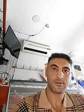 Snapshot of mahdiDido chatting on 10.19.25 mahdiDido online show from 10.19.25