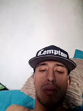 Santi2323xxX online show from 04.20.26