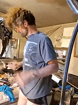 bearded cross online show from 04.07.26