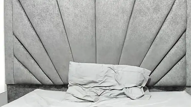 MielAndLeo online show from 11.20.25