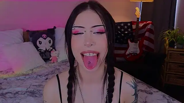 Snapshot of venomeowww__ chatting on 02.23.26 venomeowww online show from 02.23.26