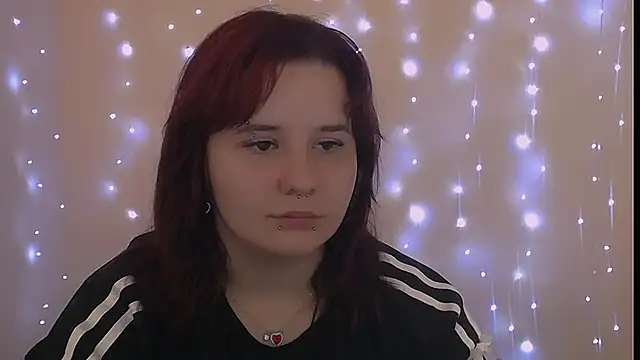 Snapshot of Mina_sky_ chatting on 10.13.25 Mina sky  online show from 10.13.25