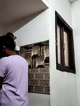 layra 9900 online show from 12.15.25