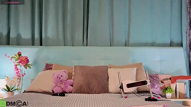 Aurora Bennet online show from 03.18.26