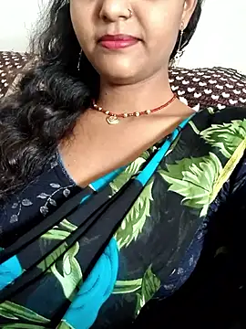 Snapshot of AnanyaKapoor89 chatting on 09.17.25 AnanyaKapoor89 online show from 09.17.25