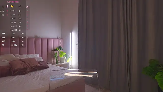 Snapshot of ShinyBarbie chatting on 03.10.26 ShinyBarbie online show from 03.10.26