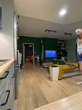 Snapshot of smint06 chatting on 11.15.25 smint06 online show from 11.15.25