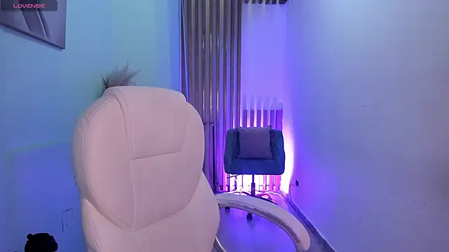 PauliinaBelle  online show from 01.17.26