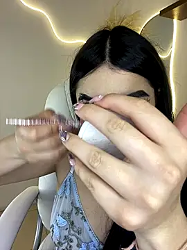 Zoe Serrat online show from 10.25.25