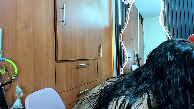 Snapshot of scarletr_red chatting on 01.10.26 scarletr red online show from 01.10.26