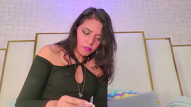 Snapshot of thalia888_ chatting on 06.14.26 thalia888 online show from 06.14.26