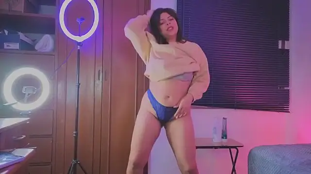 Snapshot of MiaCollinssx chatting on 11.14.25 MiaCollinssx online show from 11.14.25