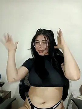 SiennaValera online show from 10.15.25