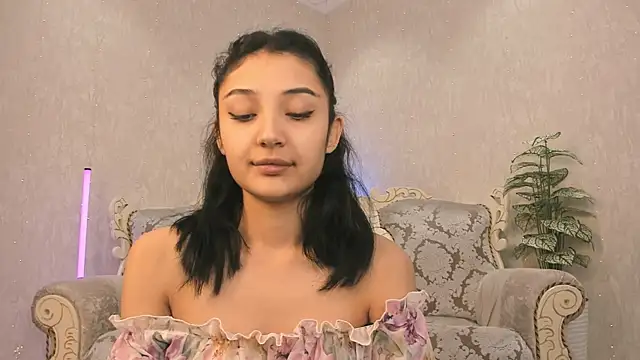 Snapshot of Rei_ramiki chatting on 10.11.25 Rei ramiki online show from 10.11.25