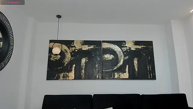 LeahNovac online show from 11.26.25