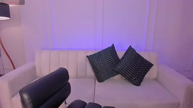 LeahNovac online show from 11.27.25