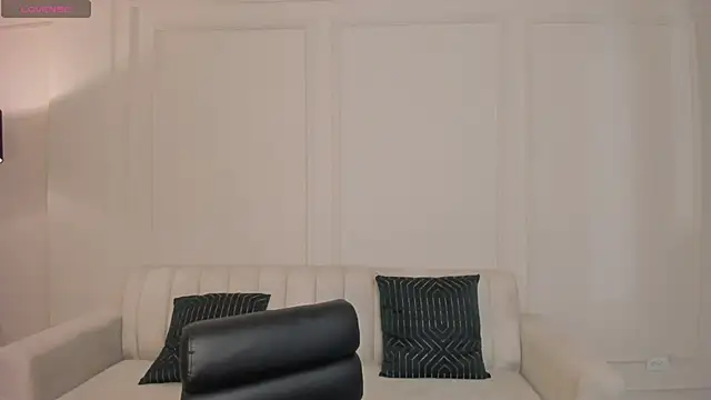 LeahNovac online show from 12.05.25