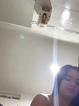 Luciaparker03 online show from 11.20.25