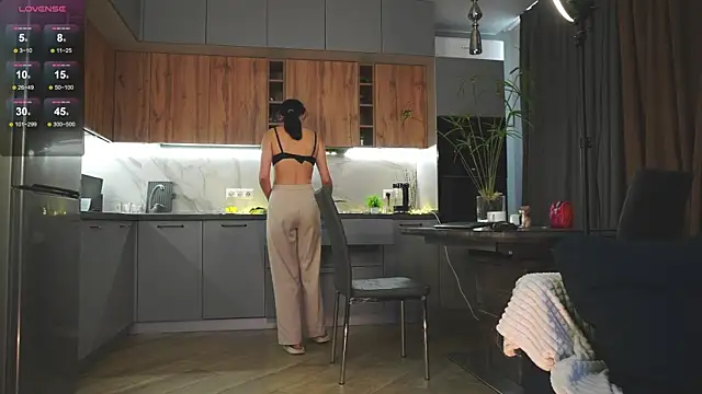 Snapshot of Anny_Molly chatting on 11.15.25 Anny Molly online show from 11.15.25