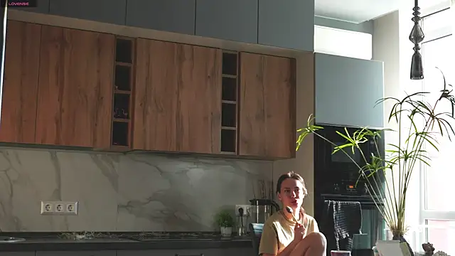 Snapshot of Anny_Molly chatting on 11.16.25 Anny Molly online show from 11.16.25