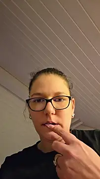 Snapshot of Swiss_Lady chatting on 05.05.26 Swiss Lady online show from 05.05.26