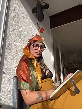 Snapshot of PuraTinta_miau chatting on 11.13.25 PuraTinta miau online show from 11.13.25