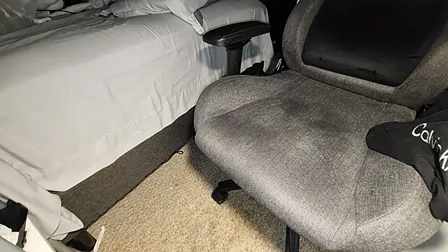 Snapshot of catt18 chatting on 11.14.25 catt18 online show from 11.14.25