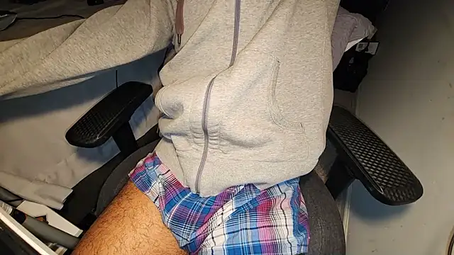 Snapshot of catt18 chatting on 12.22.25 catt18 online show from 12.22.25