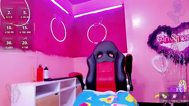 Natasha clifford online show from 09.19.25