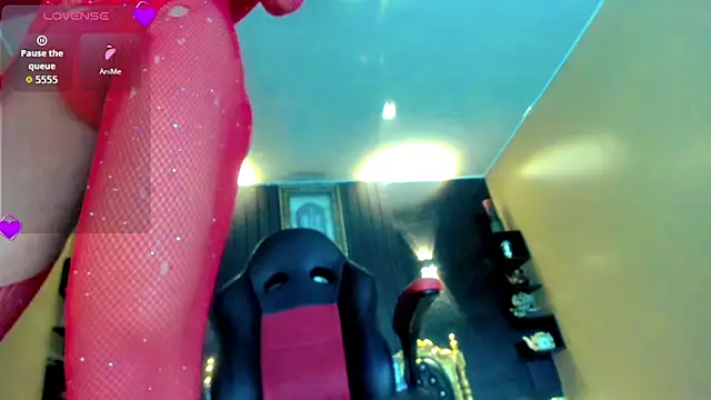 Natasha clifford online show from 11.10.25