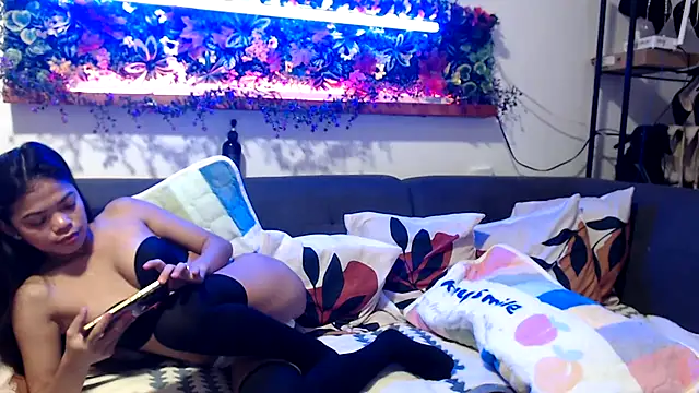 LuckyLadyLaura online show from 08.09.26